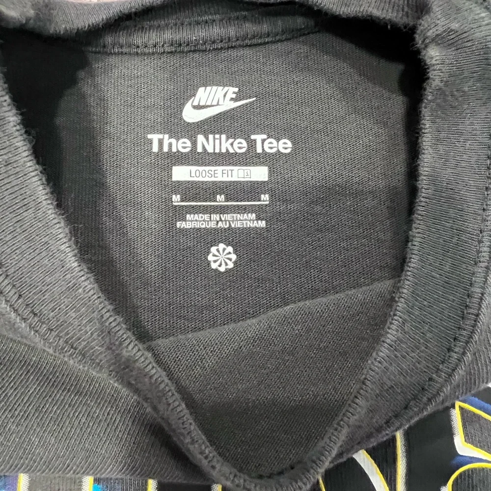 Nike Black Short Sleeve Graphic Tee - Picture 2 of 3